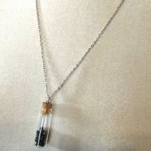 Hand-crafted Genuine Natural Raw Garnet  Gemstones Necklace - Picture 4 of 4